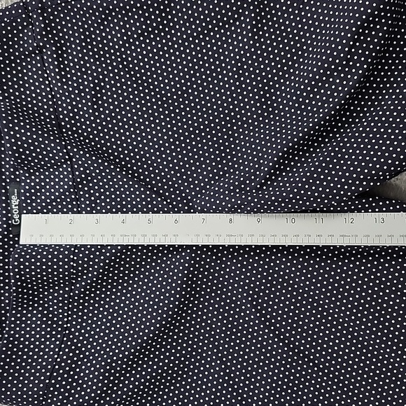 George Shorts Women's 14 Pull On Black With White Polka dots Stretch Nylon - Picture 3 of 8